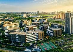 全國(guó)人大代表、沈陽(yáng)市委書記王新偉：沈陽(yáng)將積極融入國(guó)家戰(zhàn)略性新興產(chǎn)業(yè)集群建設(shè)